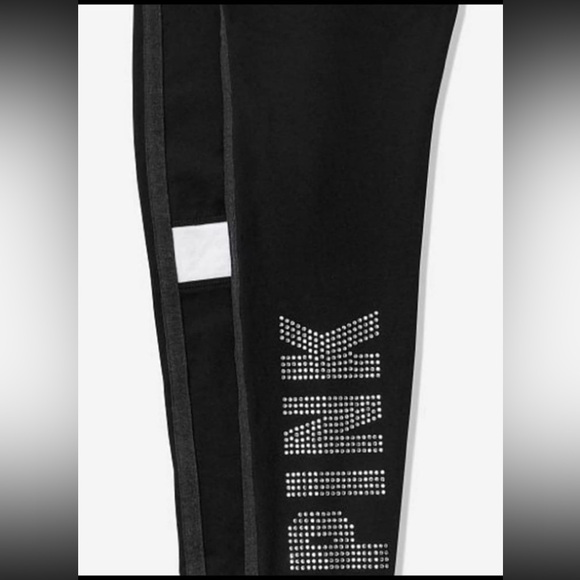 NWT VS PINK LARGE RHINESTONE SET - Picture 5 of 8